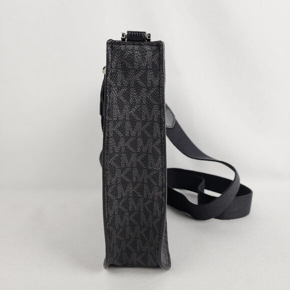 Michael Kors Briley Small Messenger Crossbody Signature Handbag - Picture 3 of 10